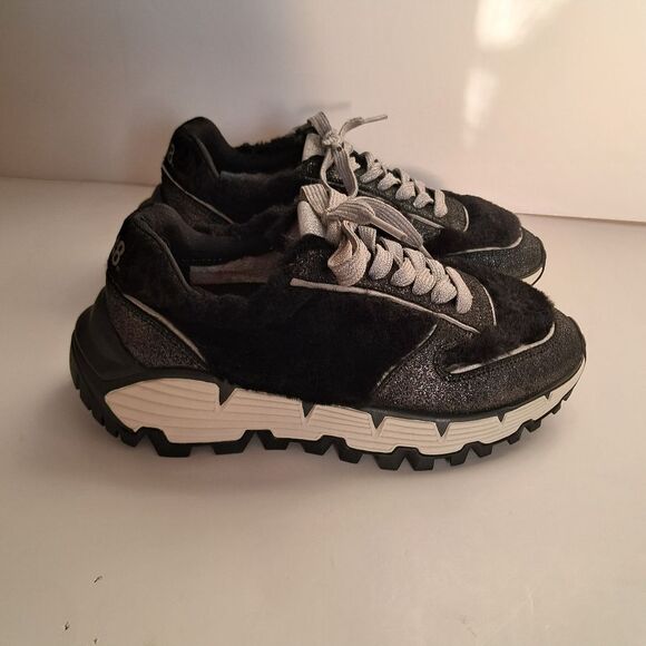 P448 Sneakers Women's 38 8 Jackson Badia Faux Fur Glitter Black Vibram Sole - Picture 2 of 7